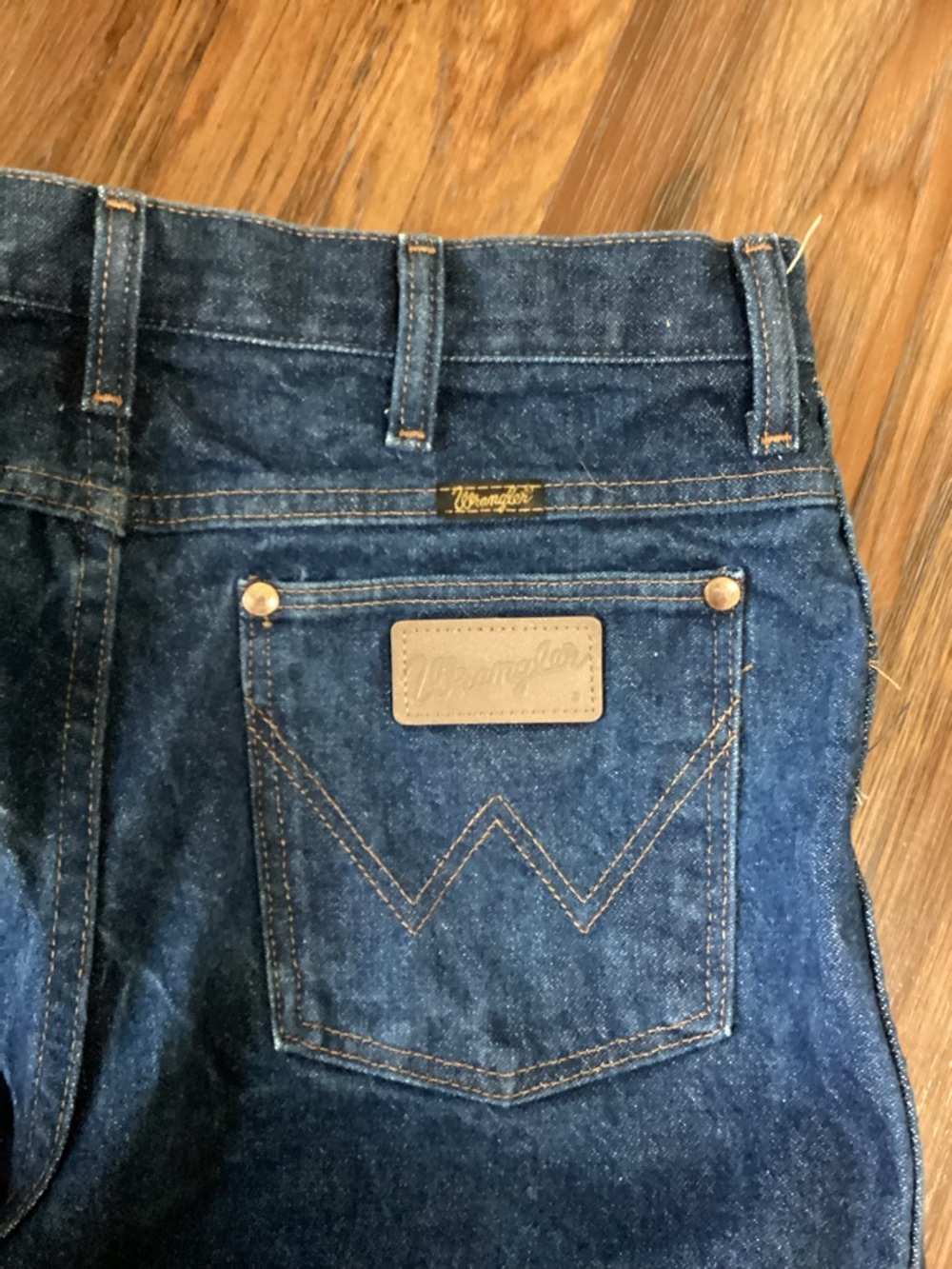 Wrangler Men's Indigo Blue Relaxed Denim Jeans